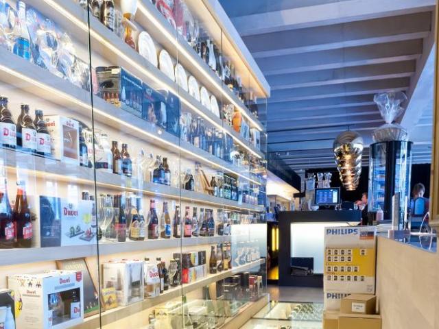 Illustratie of afbeelding op qualiglas.be van realisatie in glaswerk in restaurant Belfort in Gent.