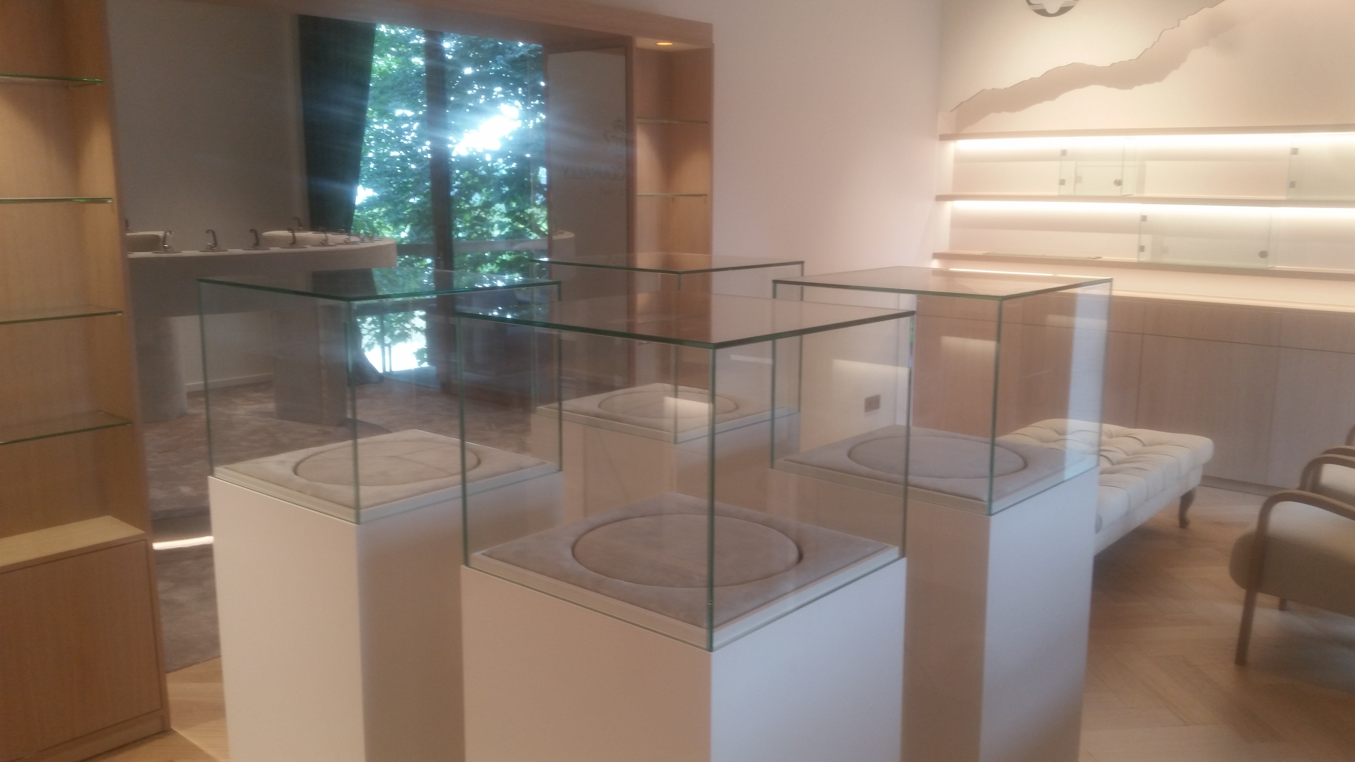 qualiglas glazen meubels kasten